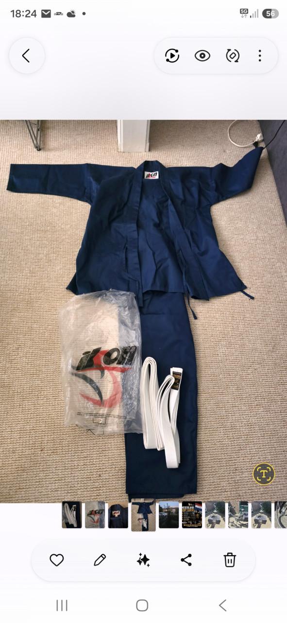 Mooi nieuw blauw judo/ vechtsport pak