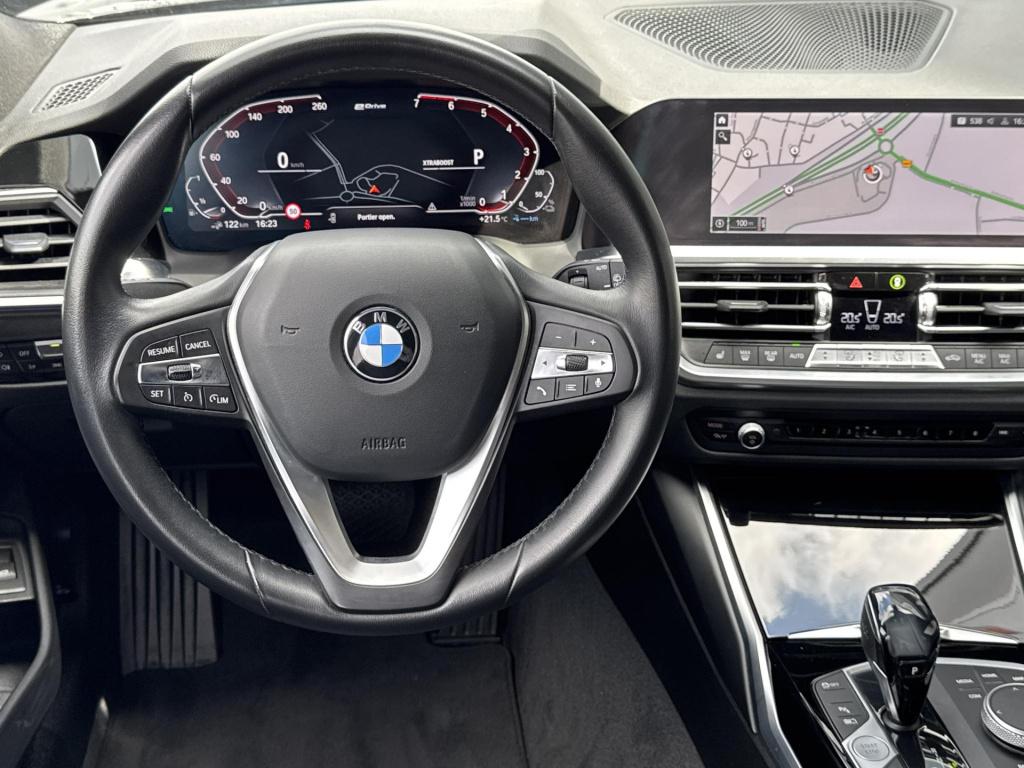 BMW 3-serie touring 330e sportline | panodak | plug-in hybrid