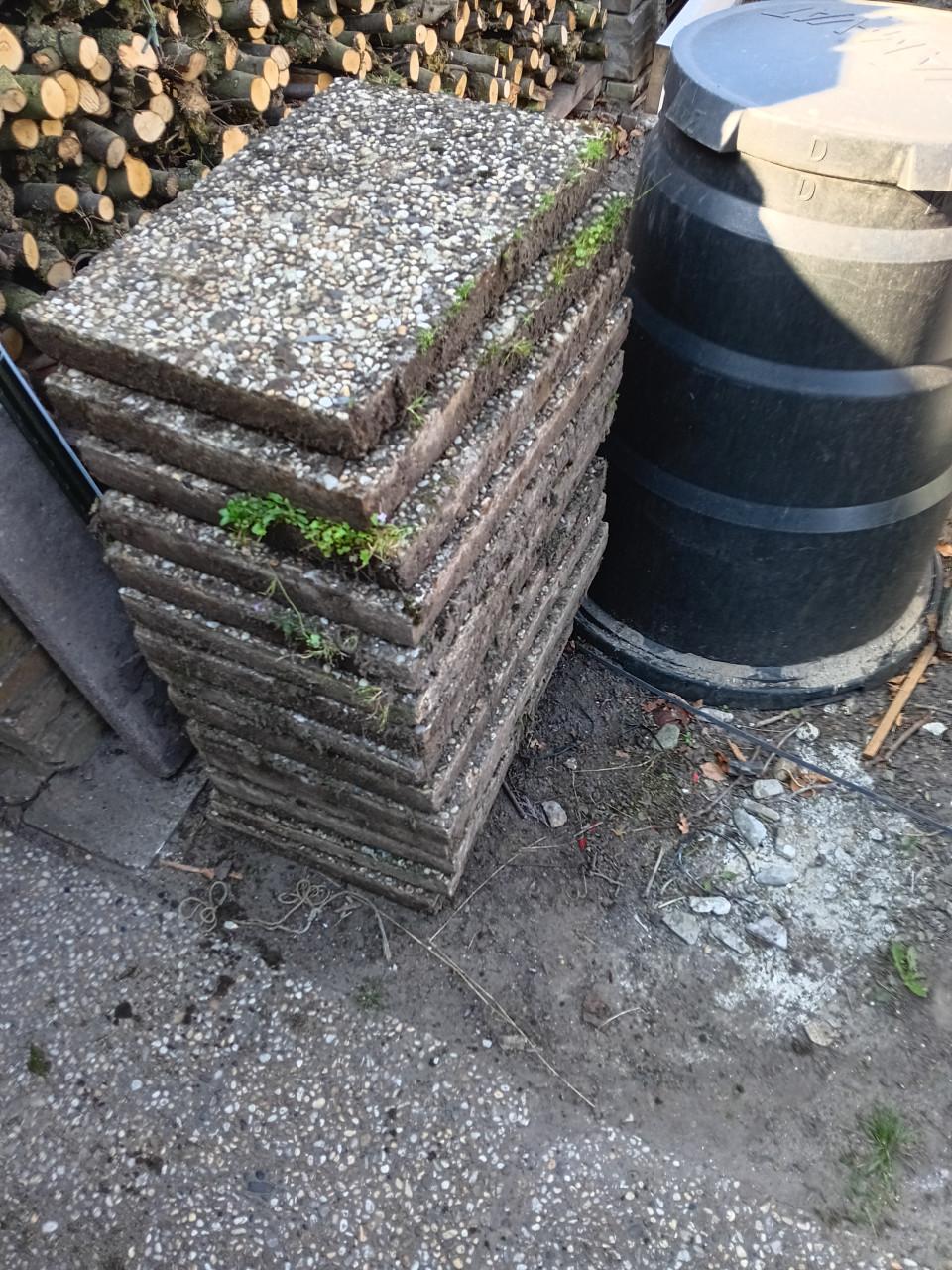 Gratis grindtegels 100 stuks