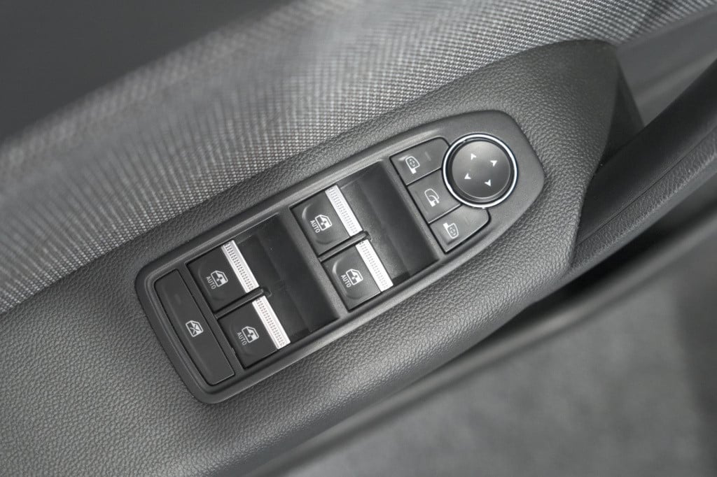 Renault Captur tce 90 techno | nieuw model | camera | navigatie | apple car
