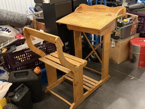 Schoolbankje met klep