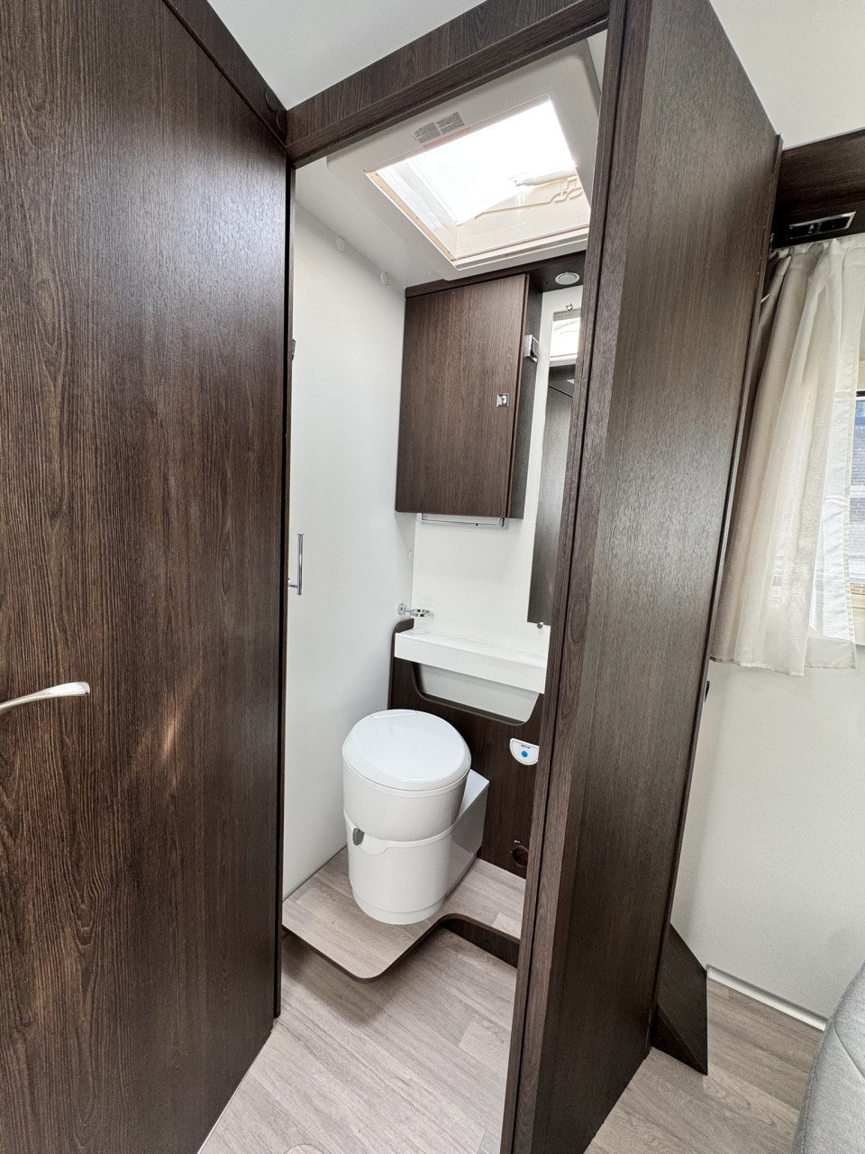 Benimar halfintegraal Tessoro 497 camper uit 2021