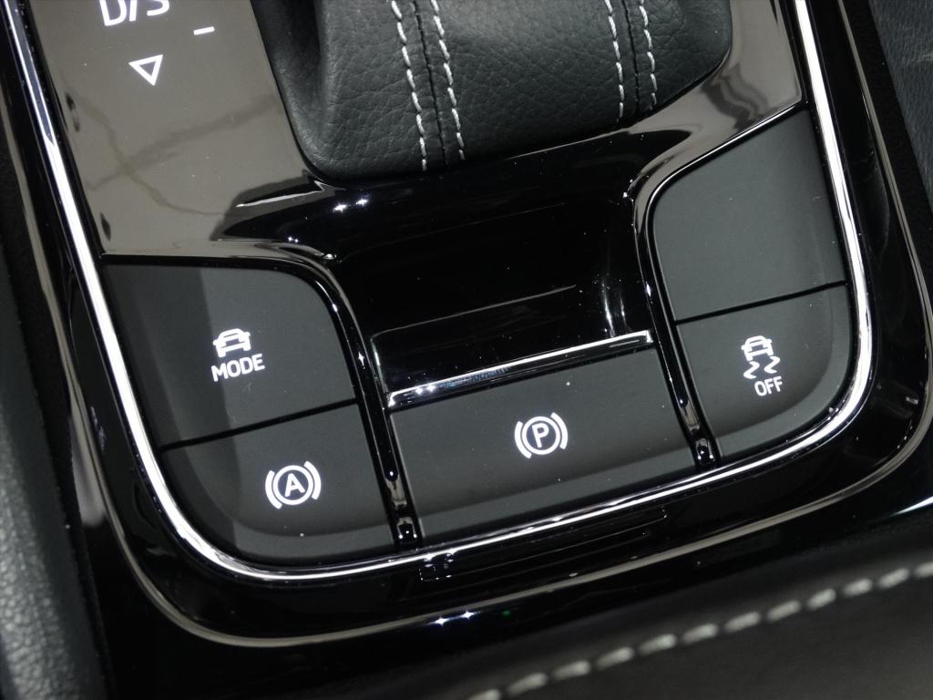 Skoda Karoq 1.5 tsi act greentech 150pk dsg-7 sportline business