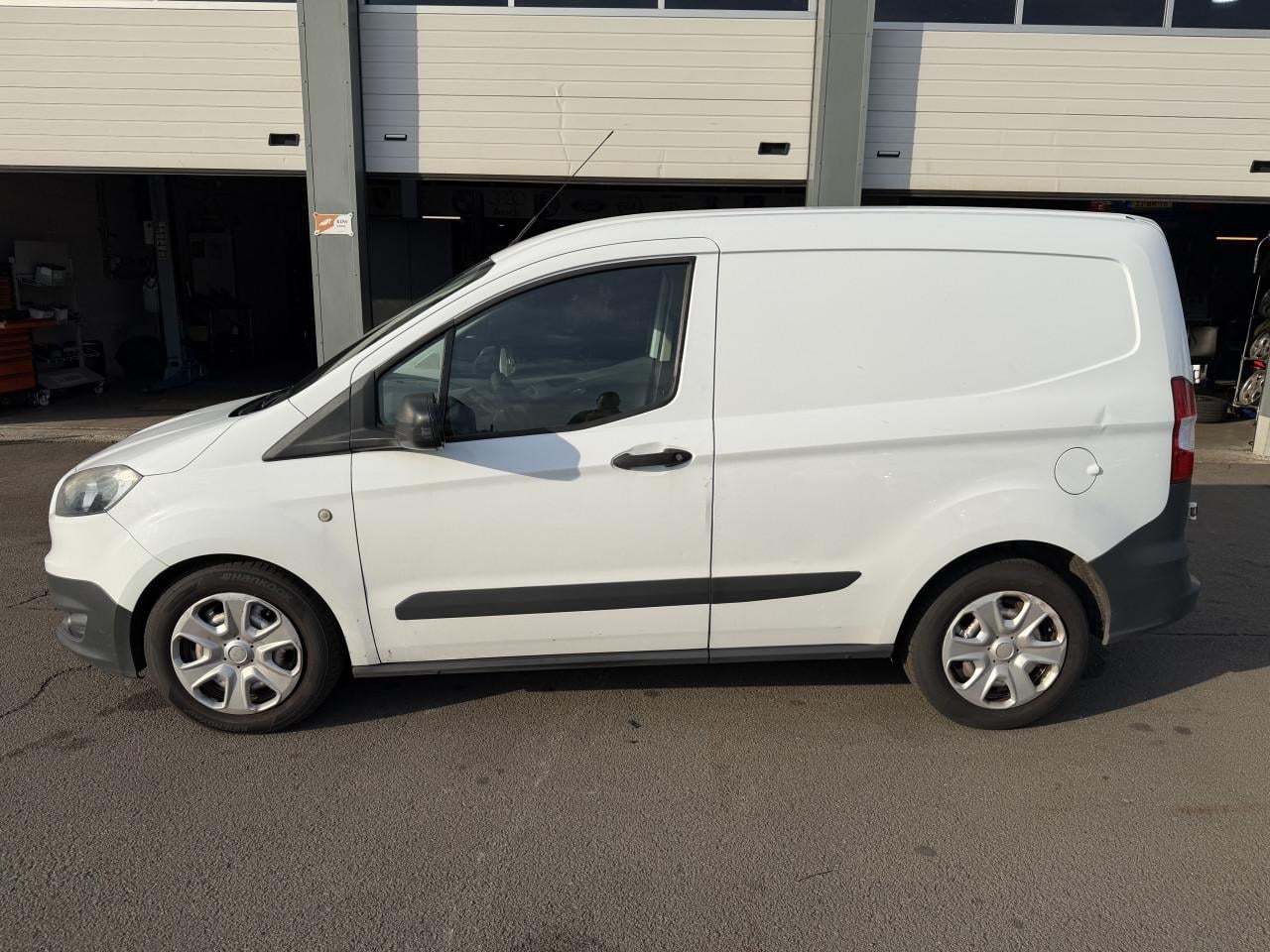 Ford Transit Courier 1.5 Tdci 55KW 2017 EURO 6 AIRCO NAP ! ! !