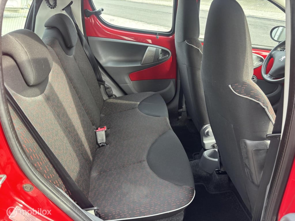 Peugeot 107 1.0-12v sublime