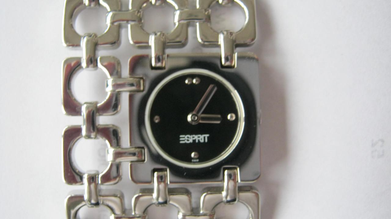 TE KOOP NIEUW EPRIT HORLOGE VOOR 30 EURO