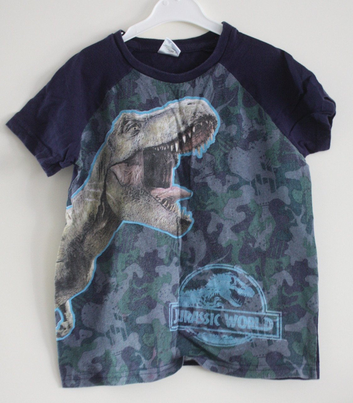 Shirt met dino print maat 110-116