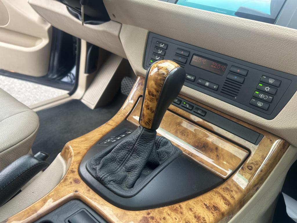 BMW X5 3.0i executive prachtige youngtimer|top staat| uniek lage km stand