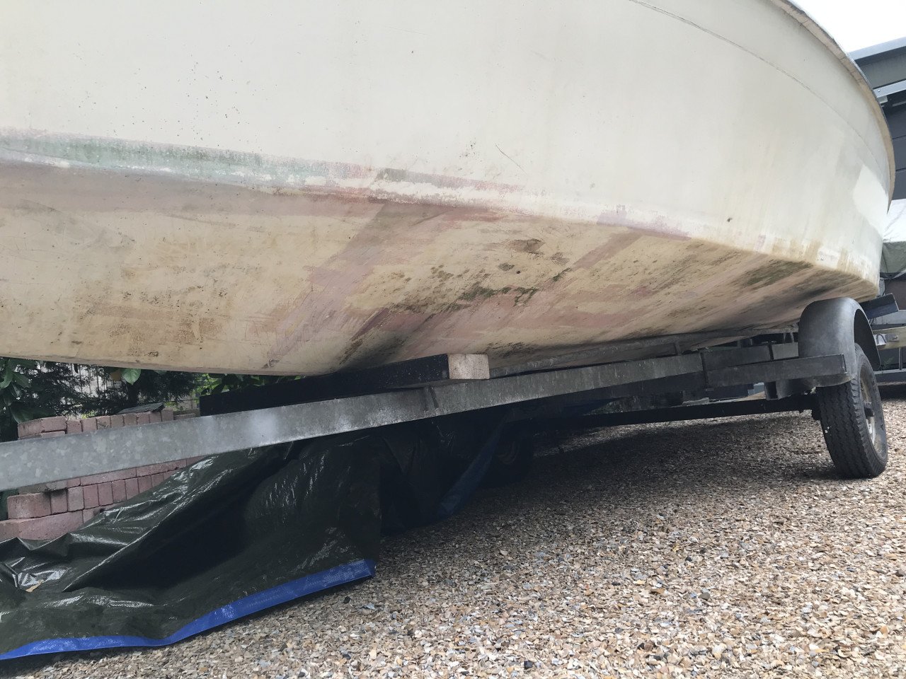 VOLKSBOOT VB480 met haventrailer