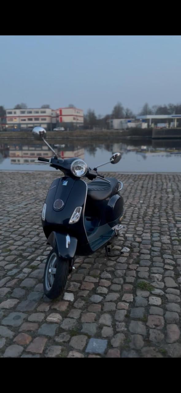 Vespa LX