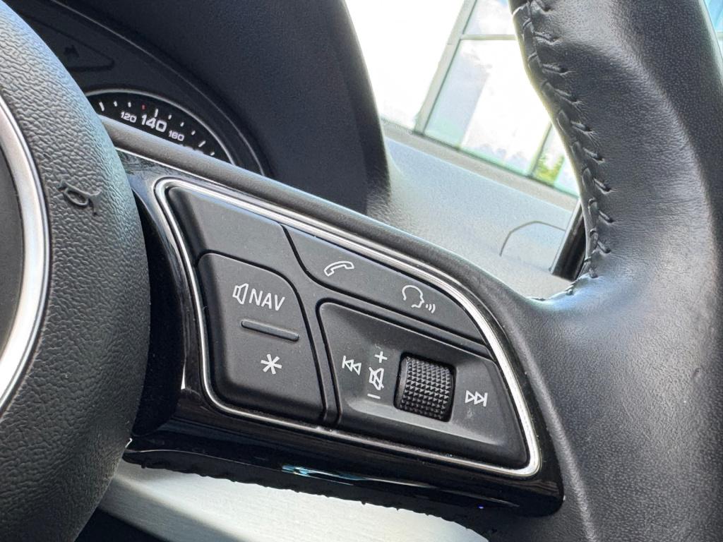 Audi Q2 30 tfsi design * camera * carplay * clima