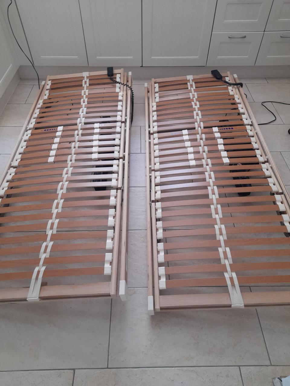 2 x 80 x 200 Elektrisch verstelbare lattenbodems (in goede nette staat)