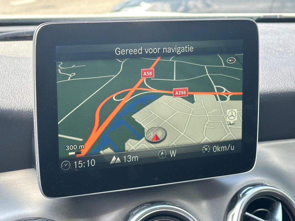 Mercedes-Benz Gla-klasse 250 premium plus l amg-line l panoramadak l led l 