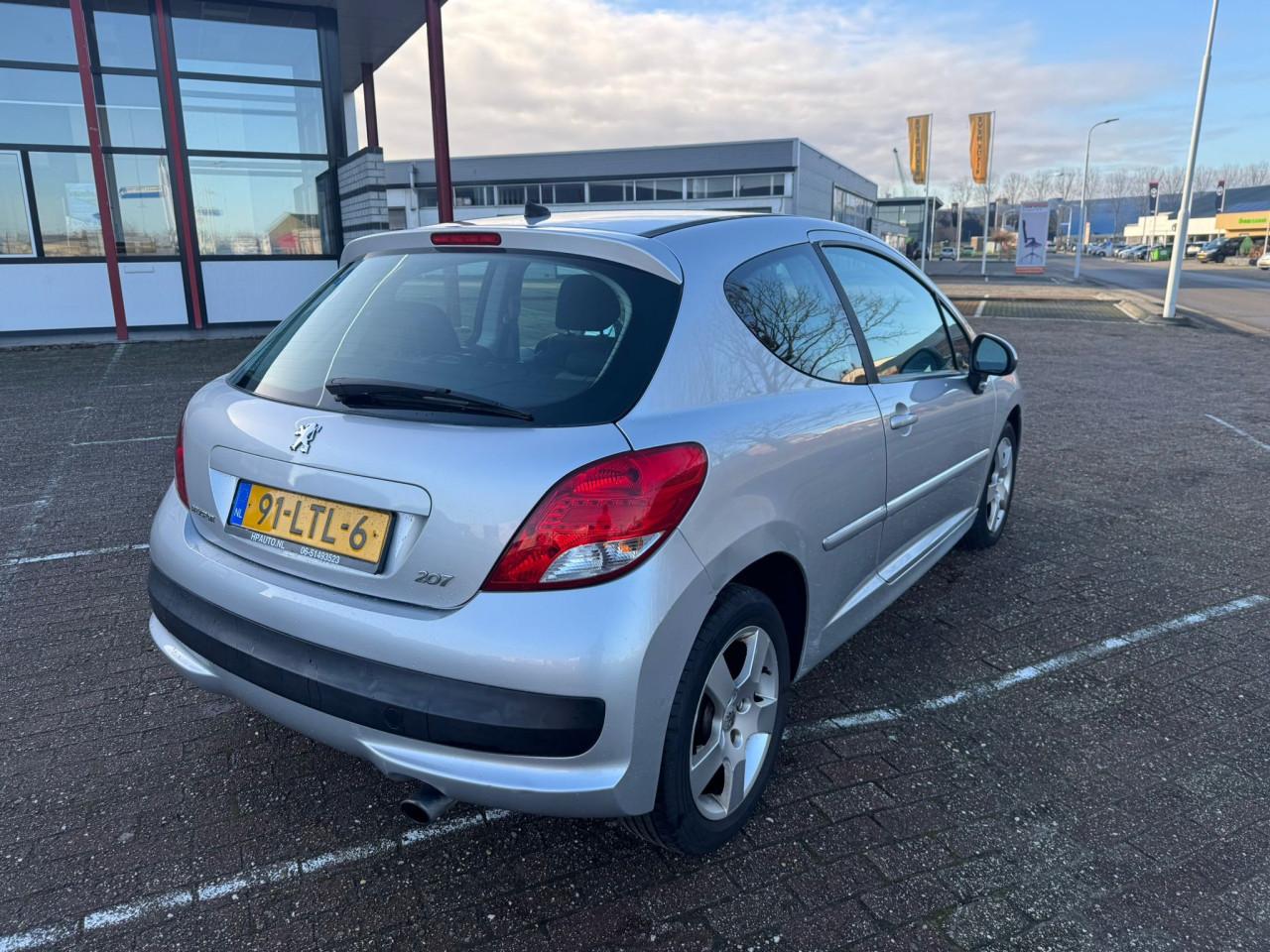 Peugeot 207 bj 2010 1850 euro