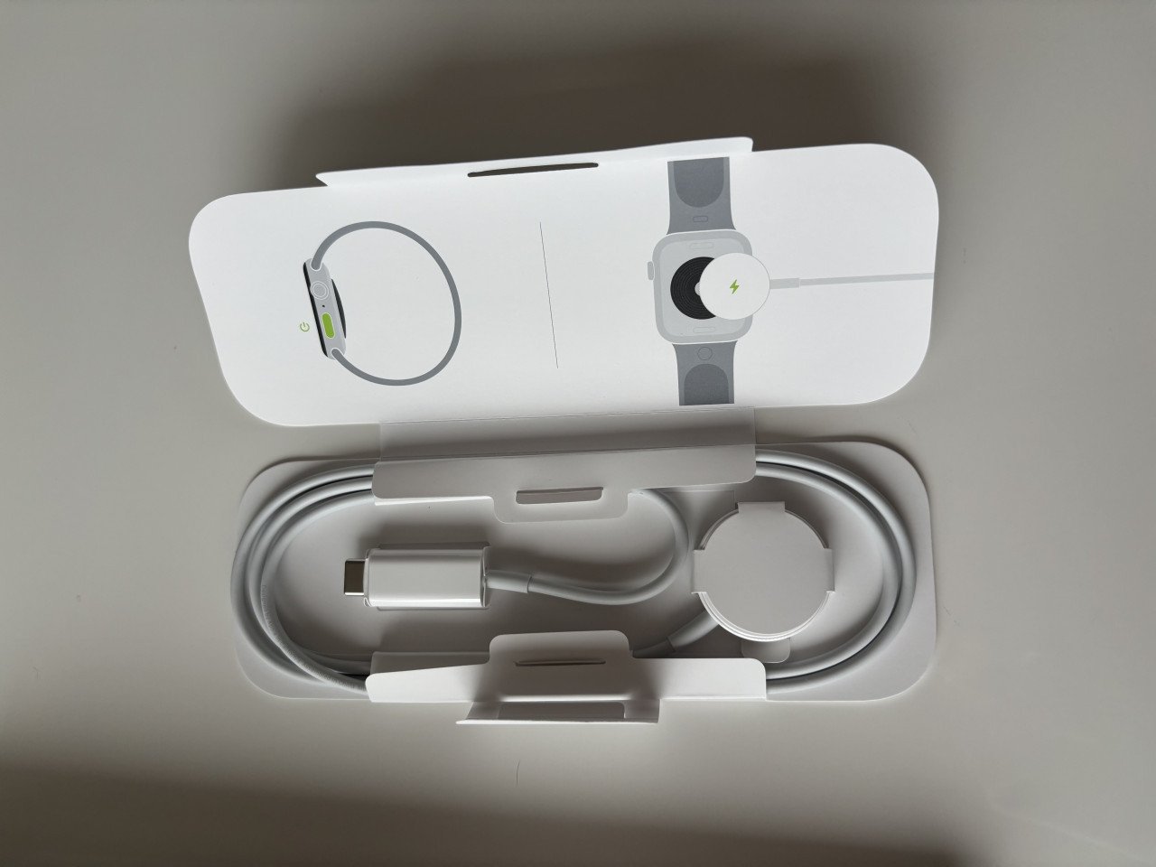 Apple Watch SE 40 mm tweede generatie uit 2024 cellular kleur starlight