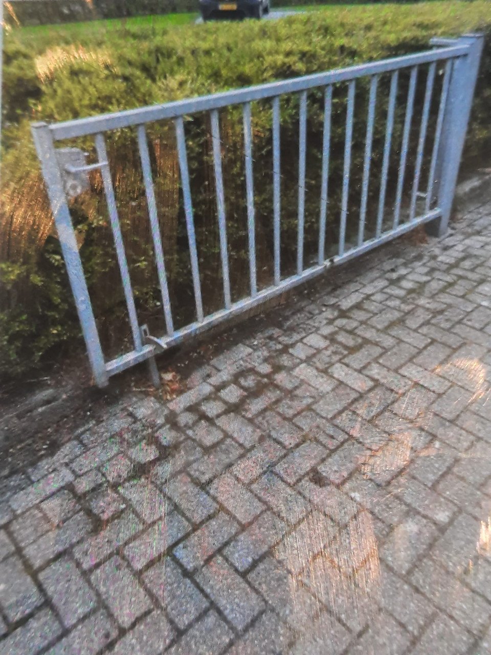 Poort, draaipoort heras gegalvaniseerd ,hek, hekwerk, inrijpoort