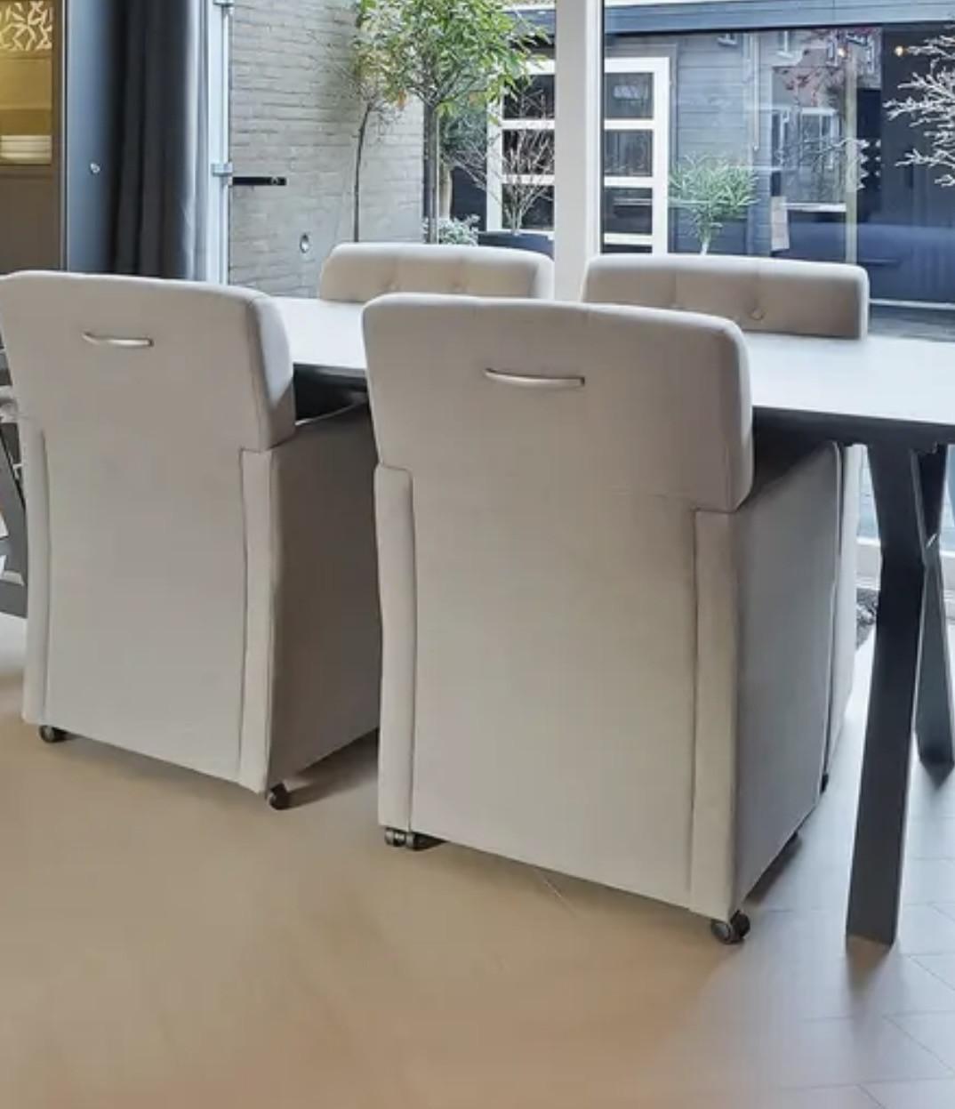 4x Eetkamerstoel op wielen