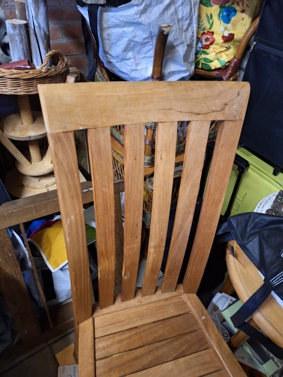 Leuke houten stoel