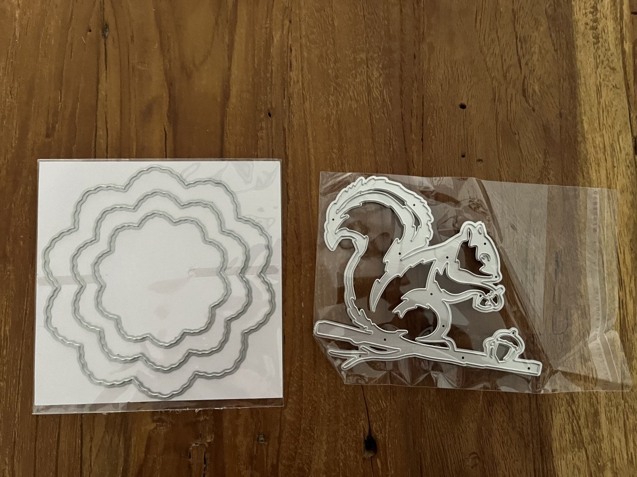 Cutting & Embossing machine voor het maken van (kerst)kaarten