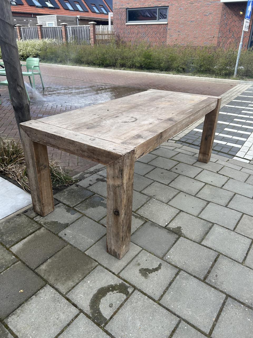 Houten tafel
