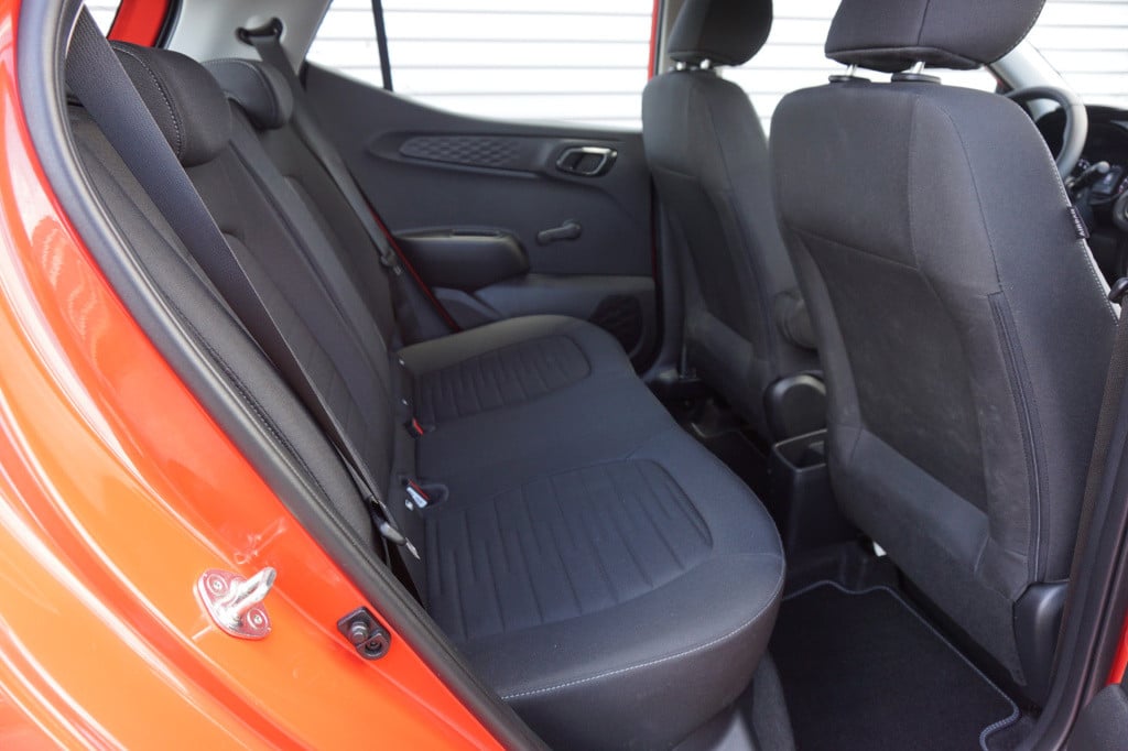 Hyundai I 10 1.0 comfort airco / cruise / carplay / lane ass. / elektr. ram