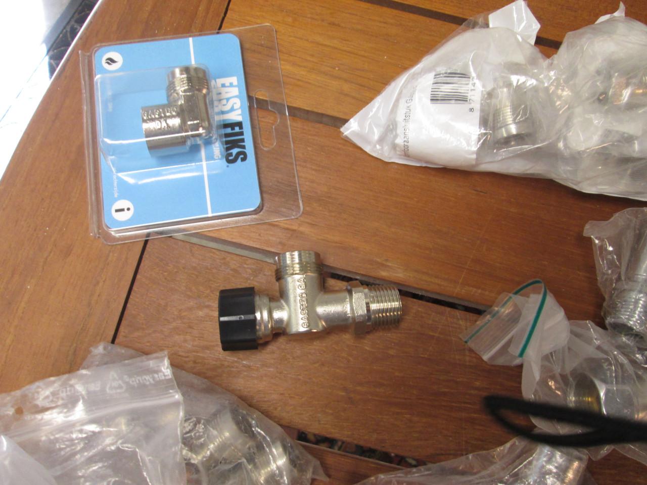 Heleboel gas koppelingen en aansluitingen NIEUW