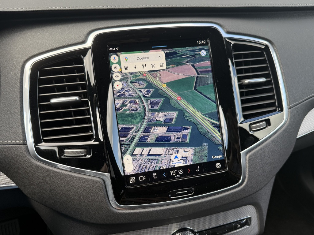 Volvo XC90 t8 455pk recharge ultra dark| full options ! luchtvering b&w sou