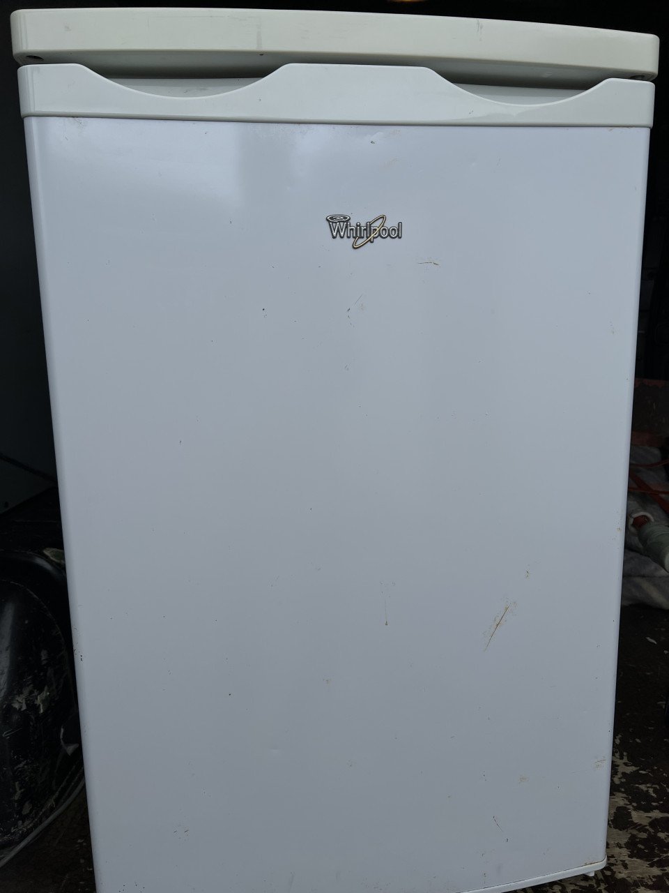 Whirlpool A++ klasse tafelmodel Koelkast met vriesvak 85x55 cm.