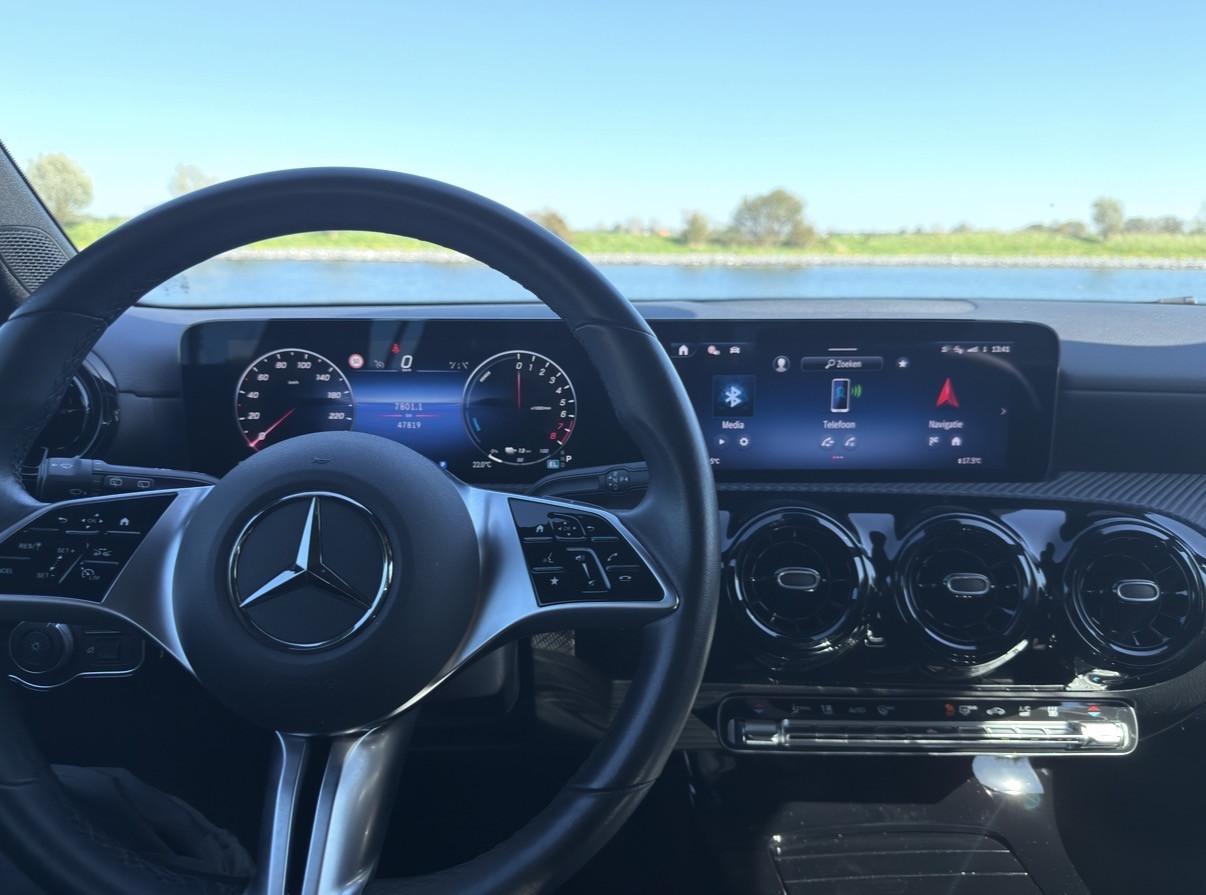 Mercedes-Benz A-Klasse A 250 E 218pk 8G-DCT 2024 Zwart