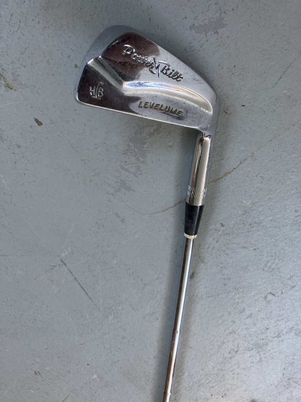 Golfset, golftas Titleist, clubs, golfballen en tees