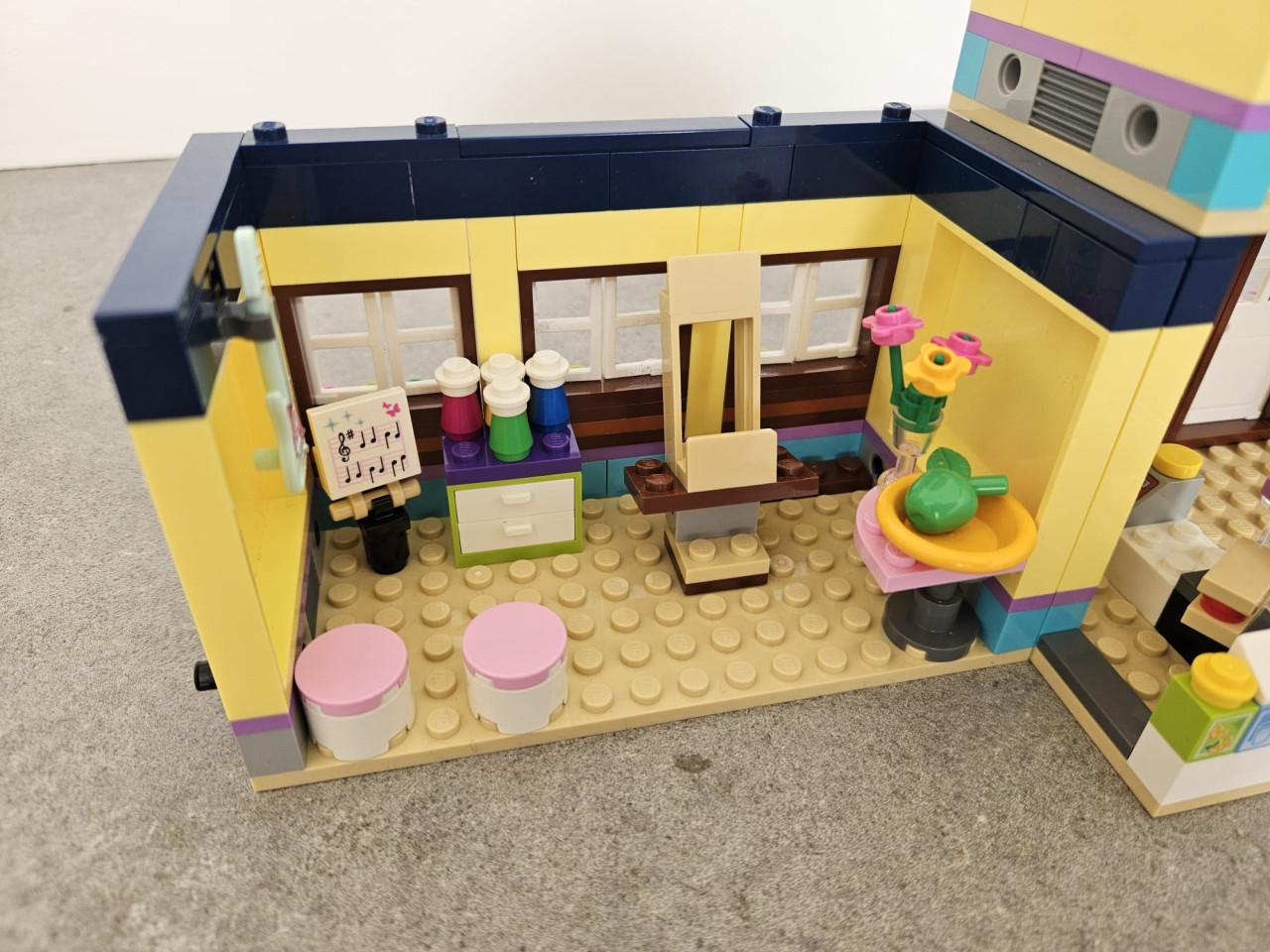LEGO Friends 41005 - Heartlake school