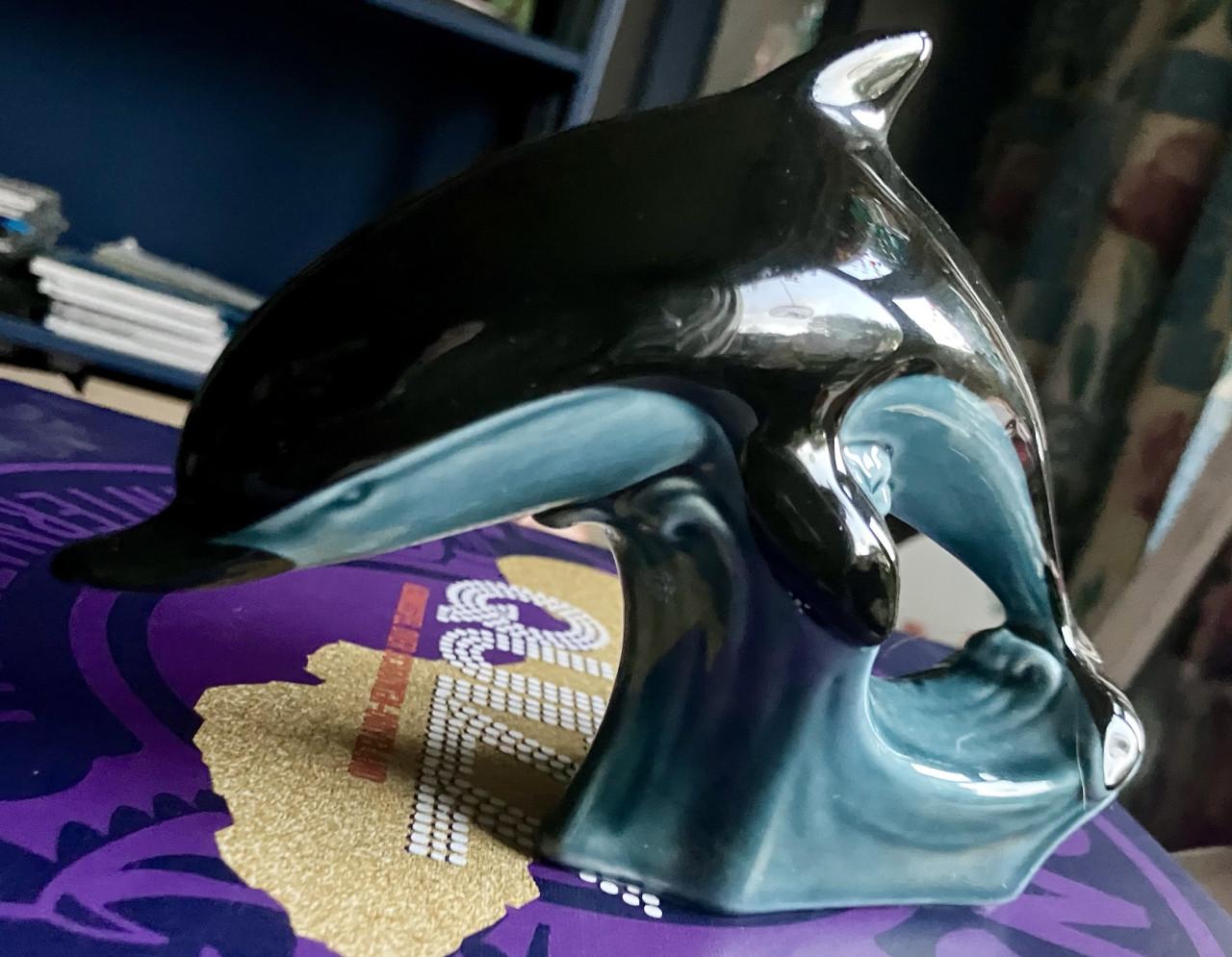 Dolfijn, Poole pottery.