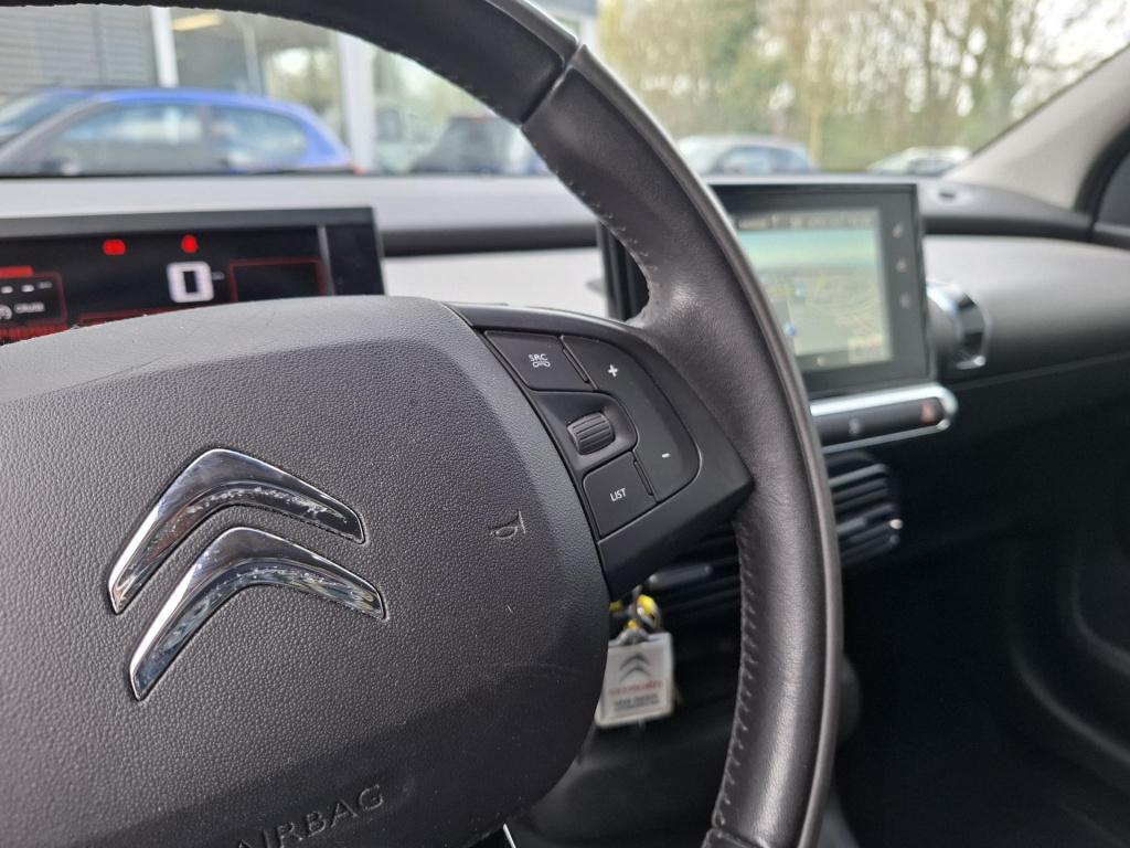 Citroen C4 Cactus 110 shine clima/nav/cam/trekhaak