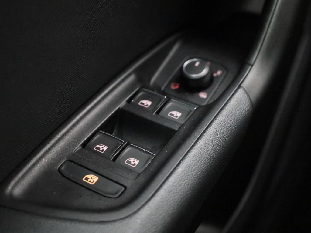 Audi A1 Sportback 25 tfsi pro line | lmv | parkeer sensoren | virtual cockp