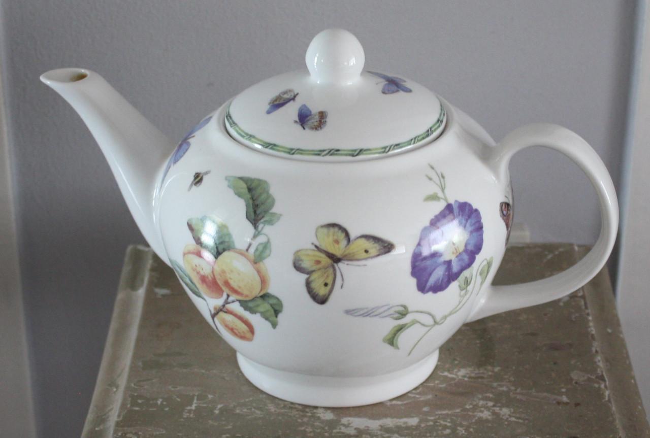 Thee pot met vlinders