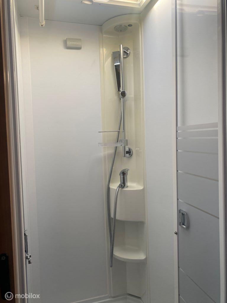 Adria Onbekend matrix 670dl