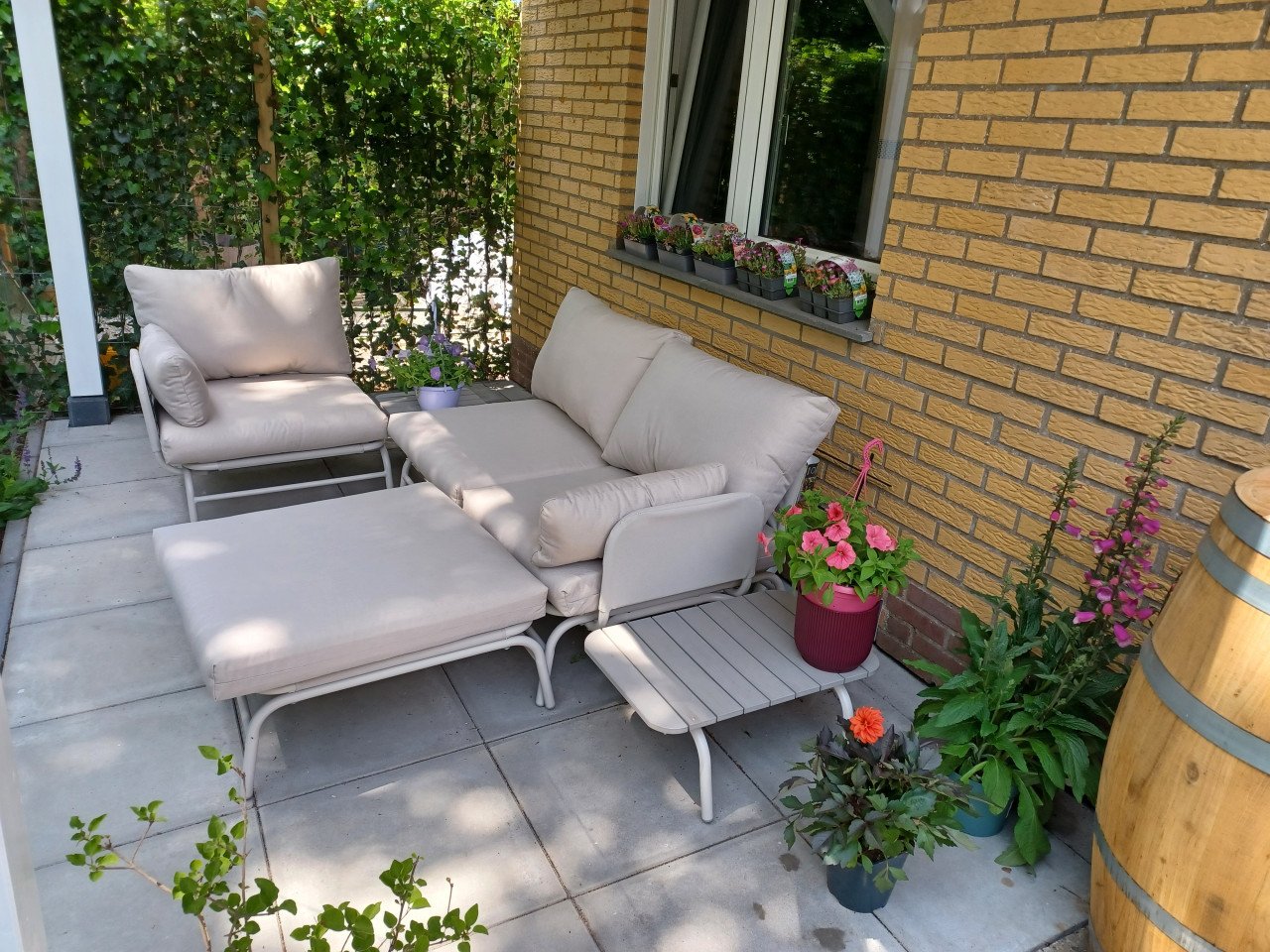 Loungeset    nieuw  kleur zand