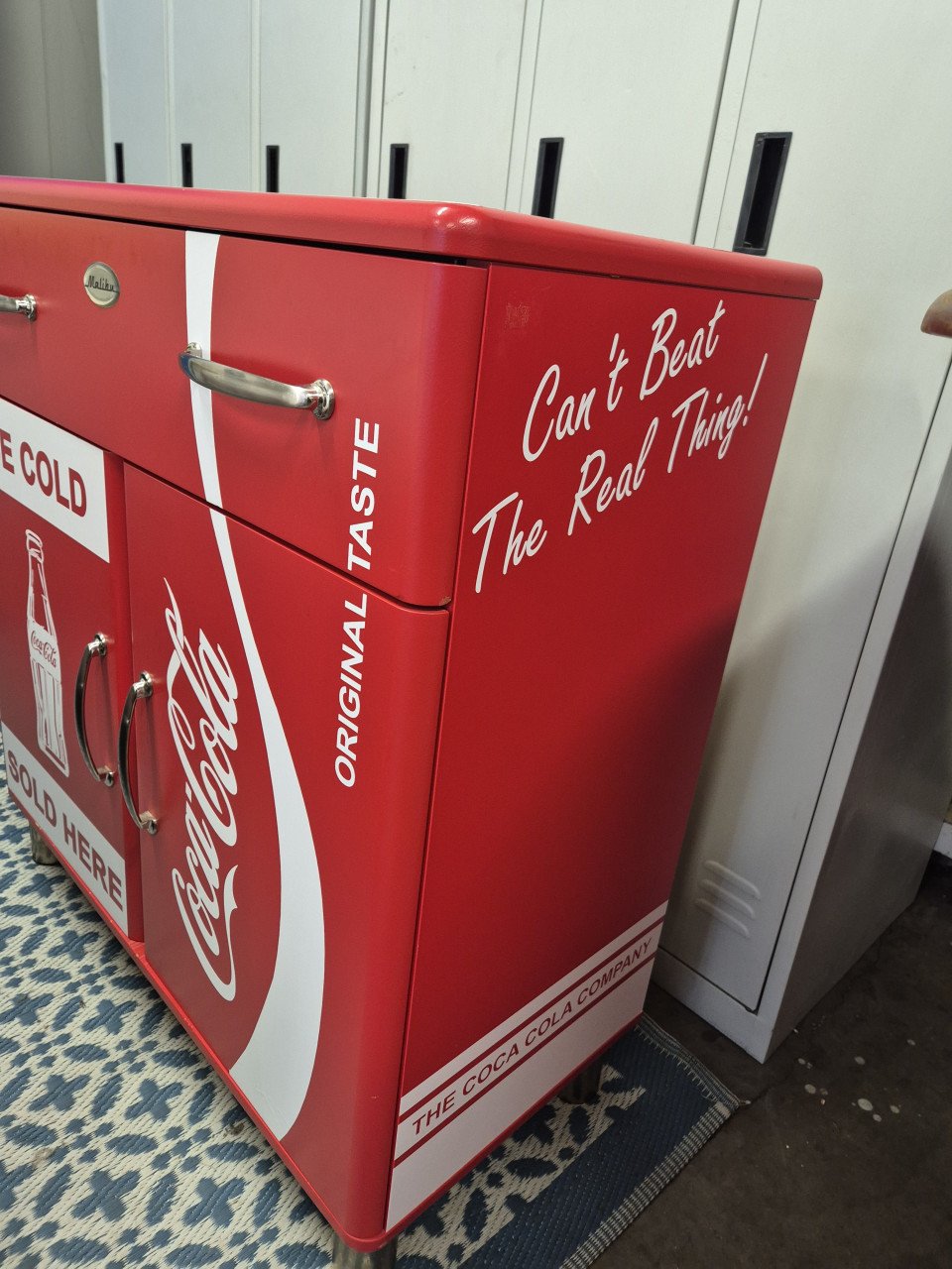 Coca Cola gestylde malibu kast