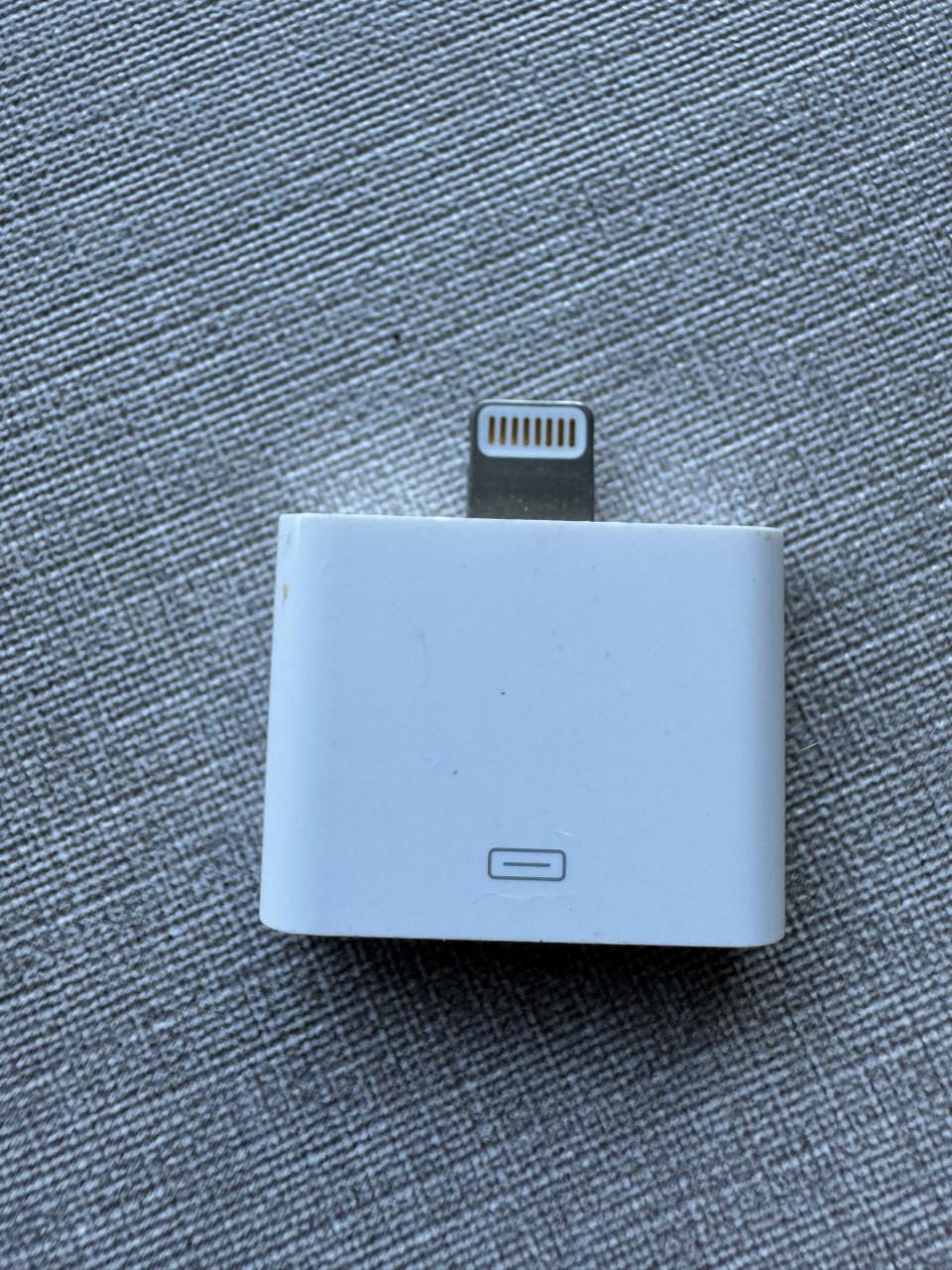 Apple Lightning to 30-pins Adapter