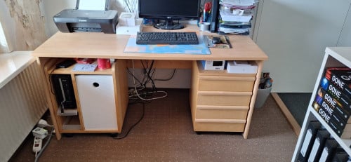 Bureau met twee verrijdbare ladeblokken