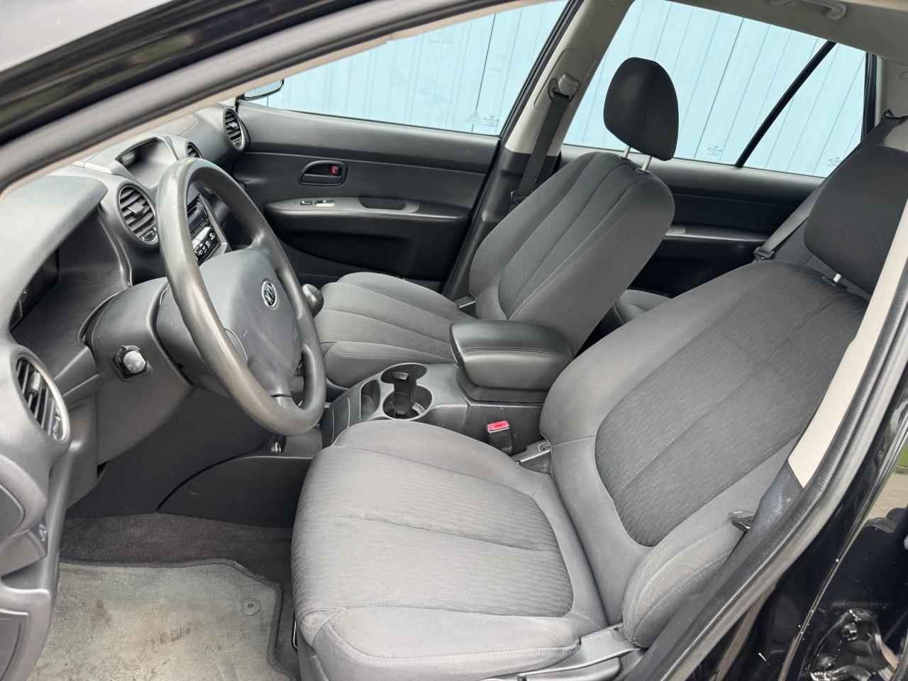 Leuke Kia Carens met leuke kilometerstand