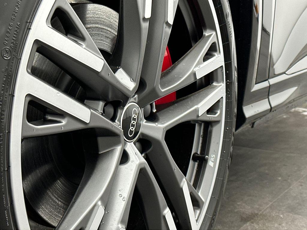 Audi Q5 s edition competition e-hybrid 270 kw / 367 pk suv