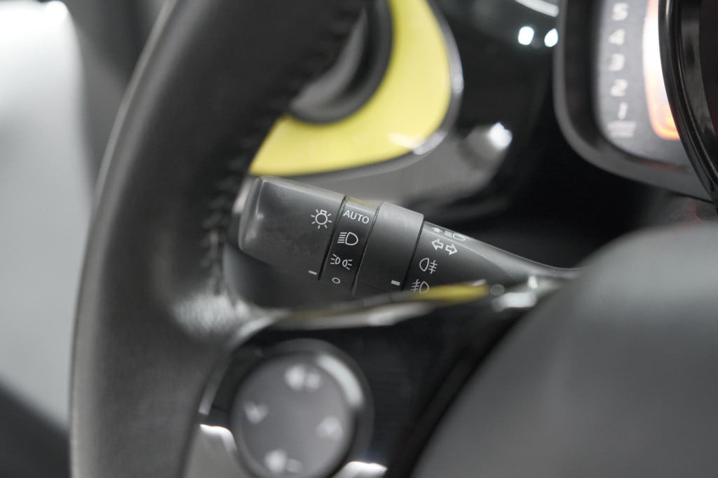 Peugeot 108 1.0 e-vti allure | unieke kilometerstand | camera | climate con