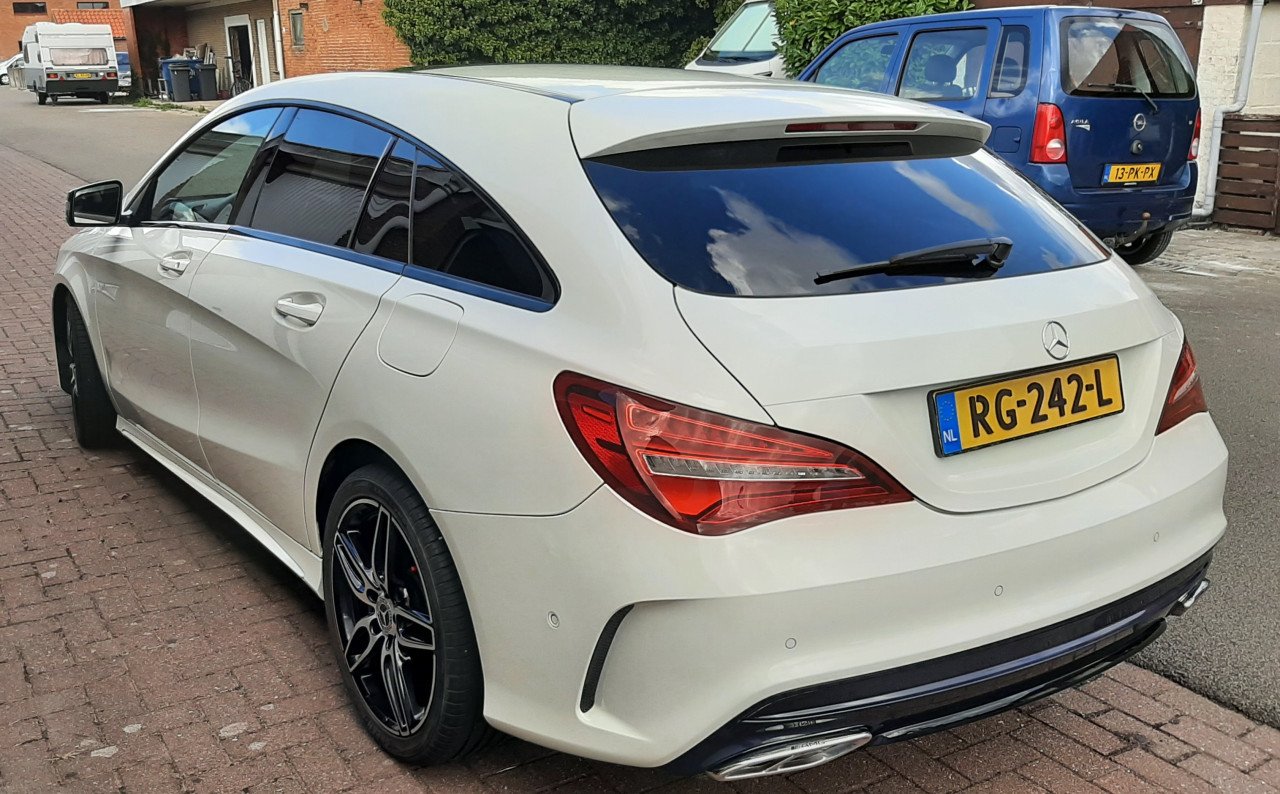 Mercedes cla 180 shooting brake Ambition AMG pakket