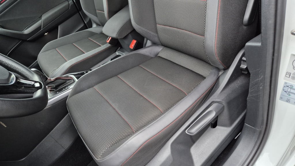 Volkswagen T-roc 1.5 tsi sport r *navi*camera*virtual*acc*blind-spot*clima*