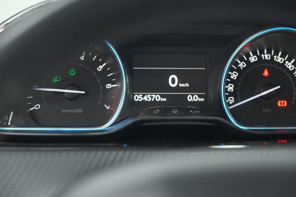 Peugeot 2008 puretech 110 allure | trekhaak | apple carplay | parkeersensor