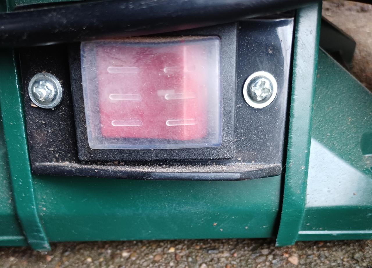 Slijpsteen op de werkbank