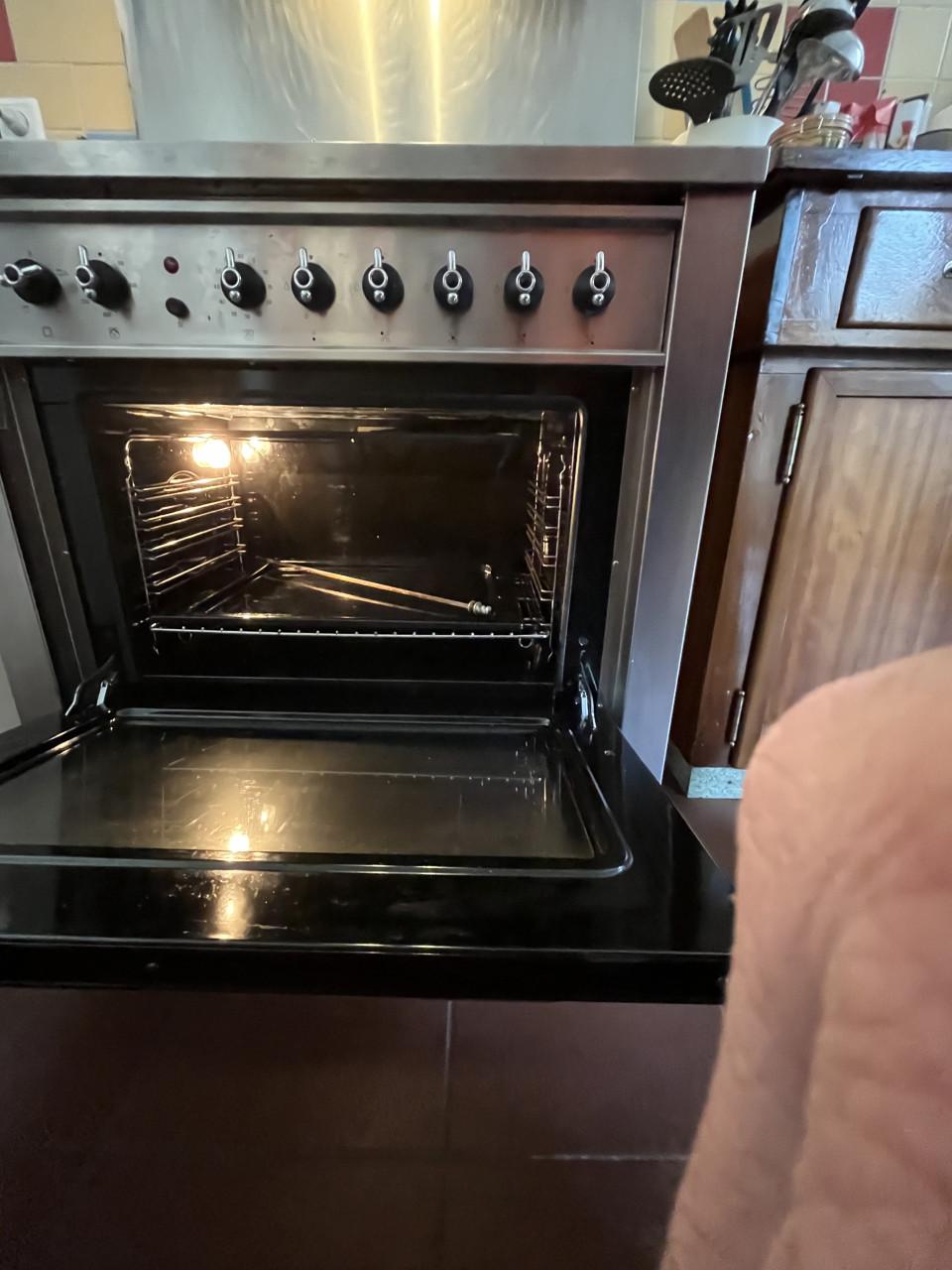 5-pits gasfornuis met oven en bijpassende afzuigkap/dampkap