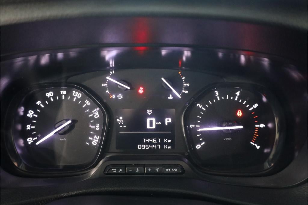 Opel Vivaro 2.0 cdti l3h1 edition inrichting i trekhaak i standkachel