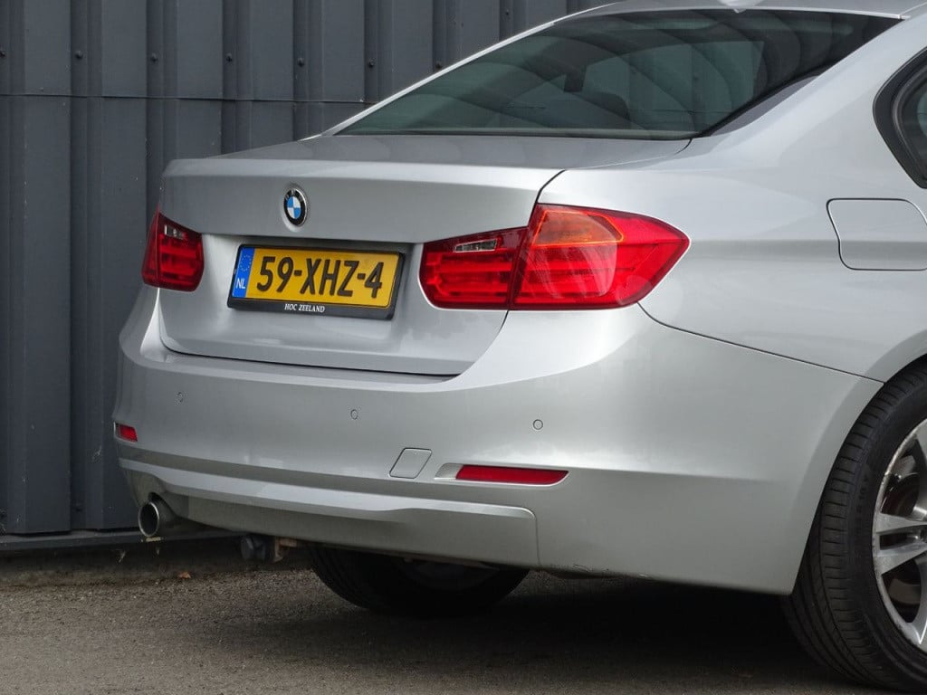 BMW 3-serie 320i executive automaat | 18" | afn. trekhaak | bluetooth